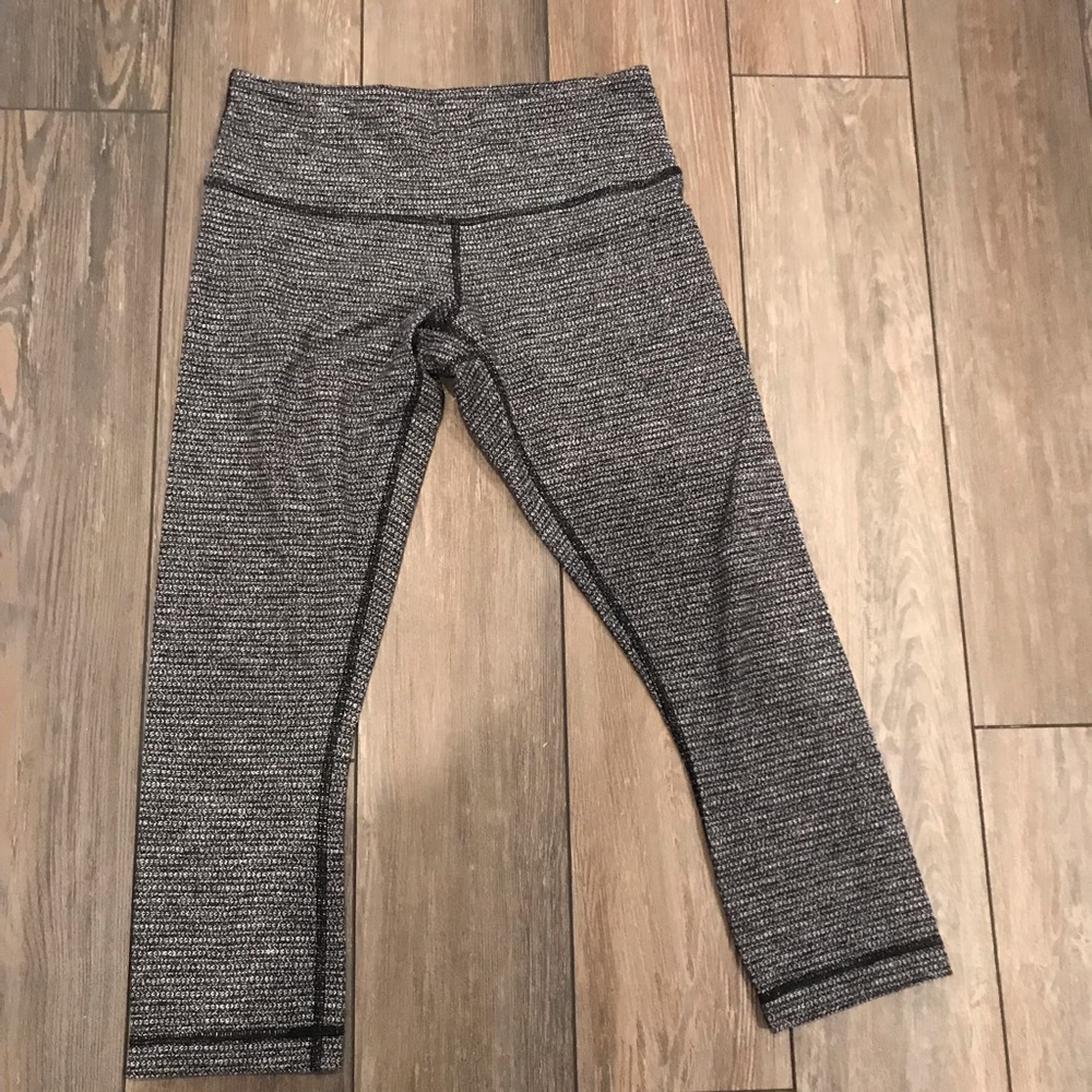 Lululemon cropped leggings size 6